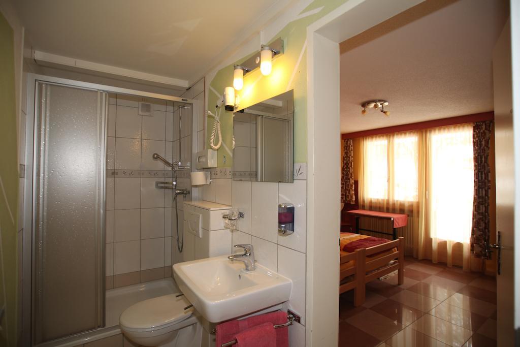 Hotel Klein Matterhorn Randa Phòng bức ảnh